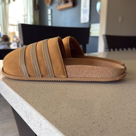adidas Women’s Slide Sandals in Tan/Gold - Picture 5 of 14